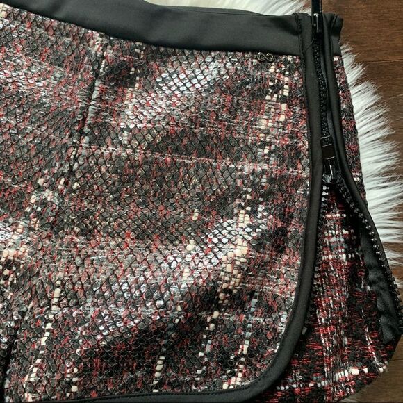 Waggon Paris snakeskin tweed shorts - Picture 10 of 11